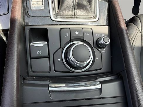Used 2018 MAZDA MAZDA3 Touring FWD image 39