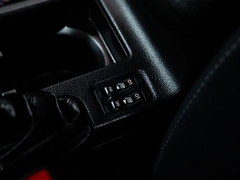 Used 2013 Subaru Crosstrek 2.0i Premium image 14