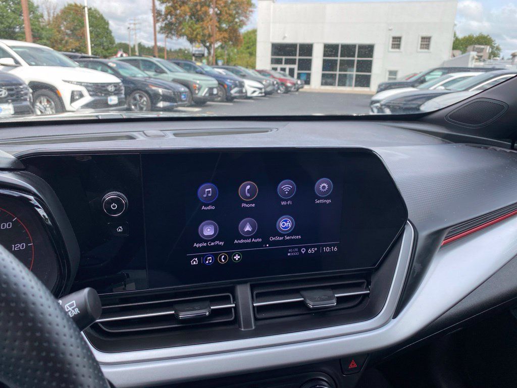 Used 2024 Chevrolet Trax RS w/ Driver Confidence Package FWD image 16