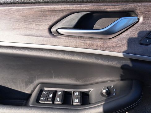 Certified 2023 Jeep Grand Cherokee L Limited image 29