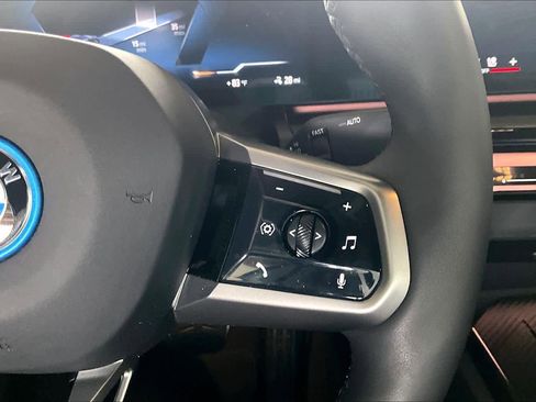 Certified 2026 BMW i5 eDrive40 w/ M Sport Package AWD/4WD image 22