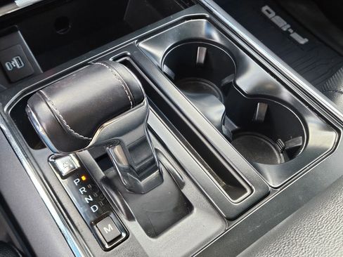 Used 2023 Ford F150 Lariat w/ Trailer Tow Package image 30