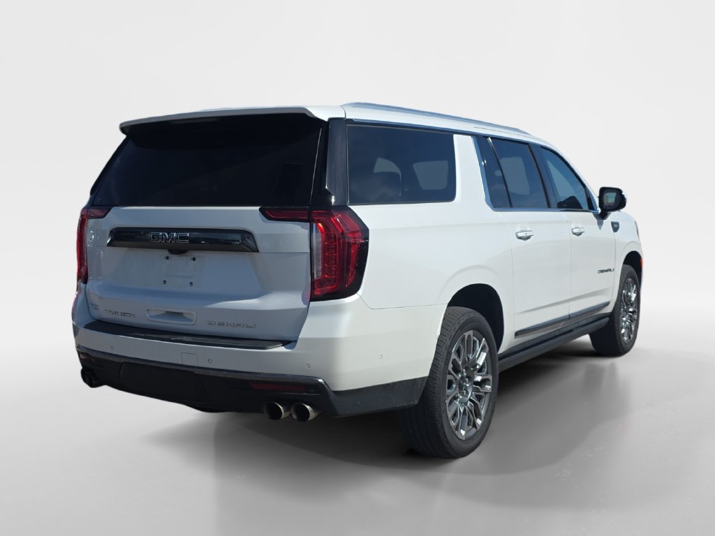 Used 2023 GMC Yukon XL Denali Ultimate AWD/4WD image 6