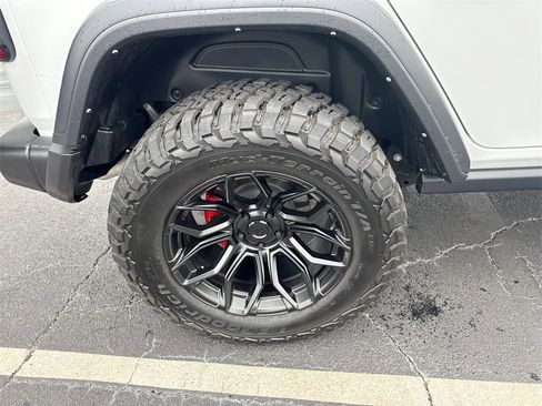 Used 2024 Jeep Wrangler Unlimited Rubicon image 18