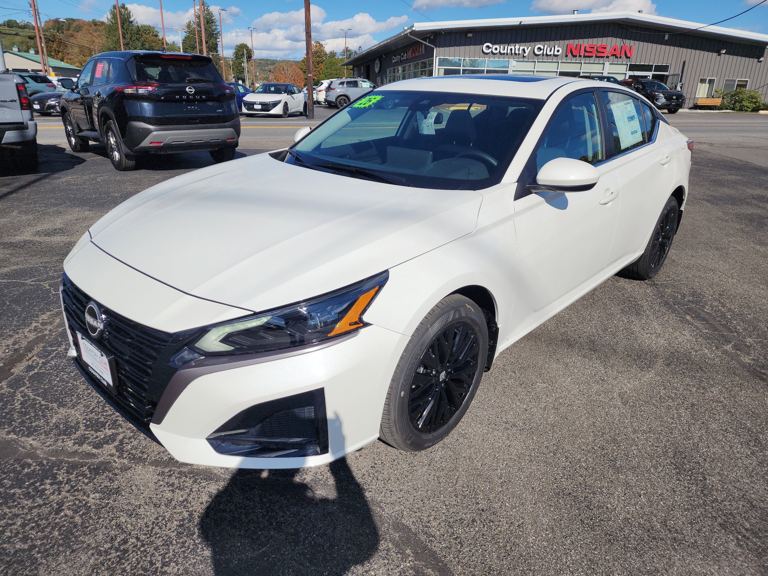 New 2026 Nissan Altima 2.5 SV w/ SV Special Edition Package AWD/4WD image 4