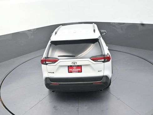 Certified 2025 Toyota RAV4 XLE FWD image 28
