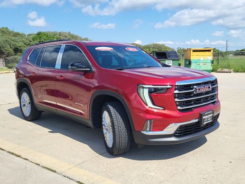 Used 2024 GMC Acadia Elevation image 3