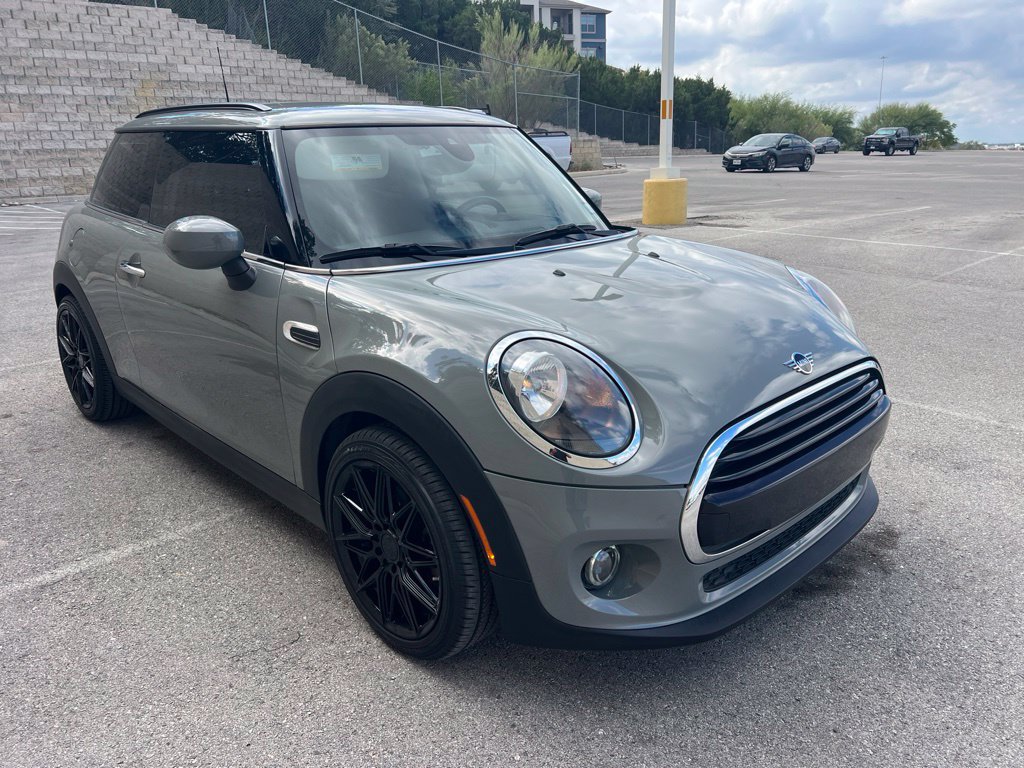 Used 2021 MINI Cooper 2-Door Hardtop w/ Storage Package FWD image 2