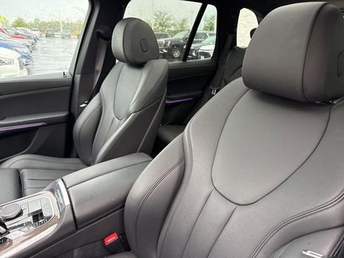 Used 2022 BMW X5 xDrive40i w/ Premium Package AWD/4WD image 12