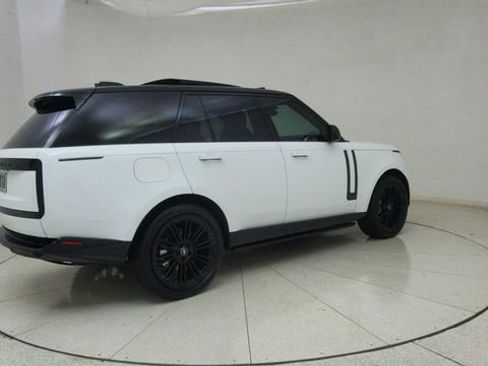 Used 2025 Land Rover Range Rover SE image 70