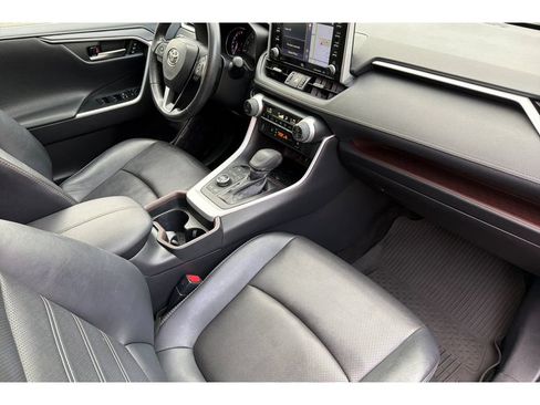 Used 2021 Toyota RAV4 Limited AWD/4WD image 16
