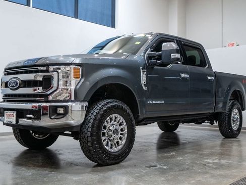 Used 2020 Ford F350 XLT w/ XLT Premium Package image 3