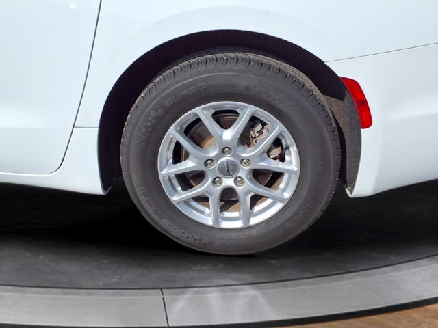 Used 2023 Chrysler Pacifica Touring-L FWD image 18