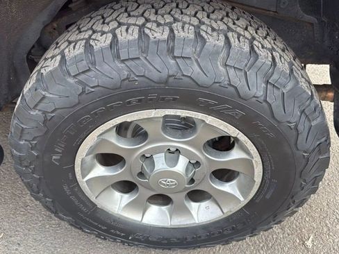 Used 2011 Toyota FJ Cruiser 4WD image 9