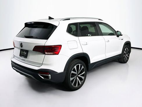 Used 2024 Volkswagen Taos SE image 9