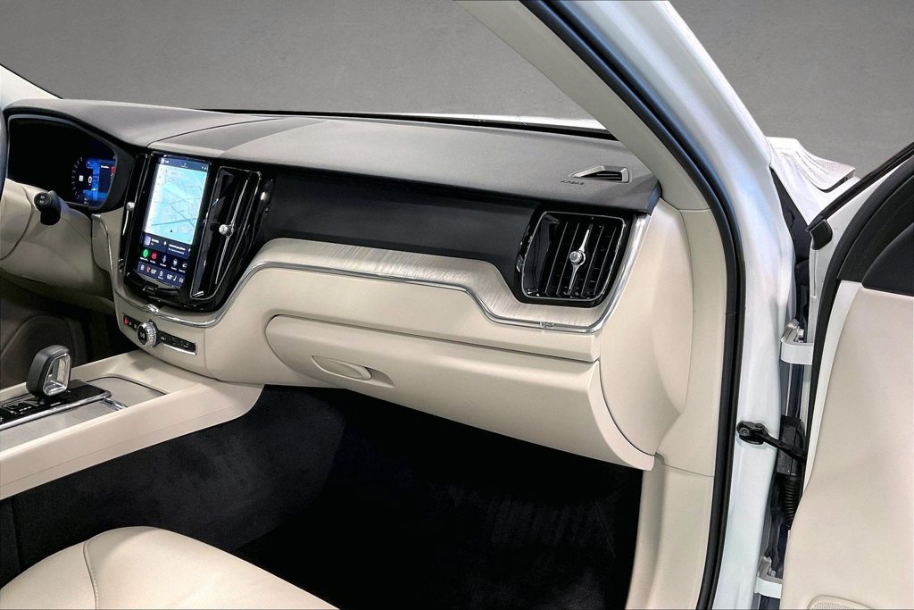 Certified 2023 Volvo XC60 B5 Plus w/ Climate Package AWD/4WD image 27