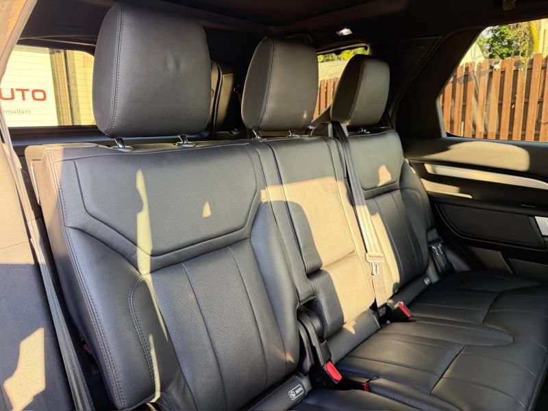 Used 2020 Land Rover Discovery Landmark AWD/4WD image 29