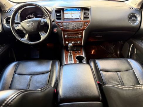 Used 2019 Nissan Pathfinder Platinum AWD/4WD image 11