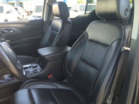 Used 2020 Chevrolet Traverse Premier w/ Redline Edition FWD image 17