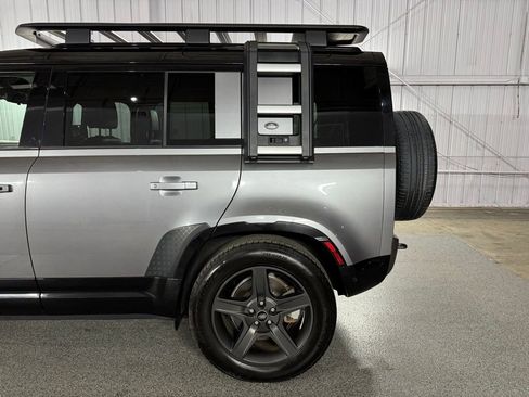 Used 2022 Land Rover Defender 110 X-Dynamic SE AWD/4WD image 14