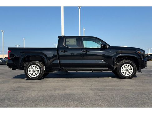 Used 2026 Toyota Tacoma SR5 AWD/4WD image 3