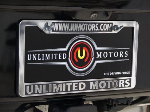 Used 2023 Land Rover Defender 110 V8 AWD/4WD image 12
