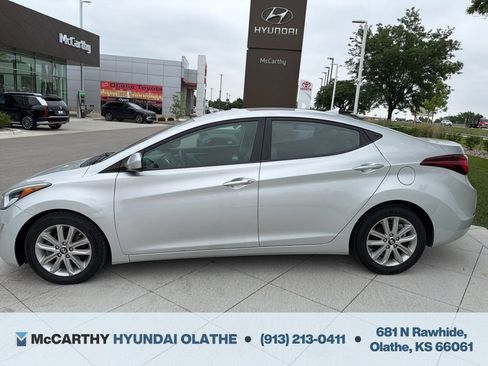 Used 2015 Hyundai Elantra SE w/ Option Group 02 FWD image 11