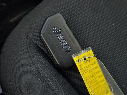 Used 2022 Jeep Wrangler Unlimited Sport AWD/4WD image 38