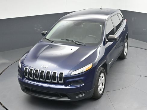 Used 2016 Jeep Cherokee Sport image 27