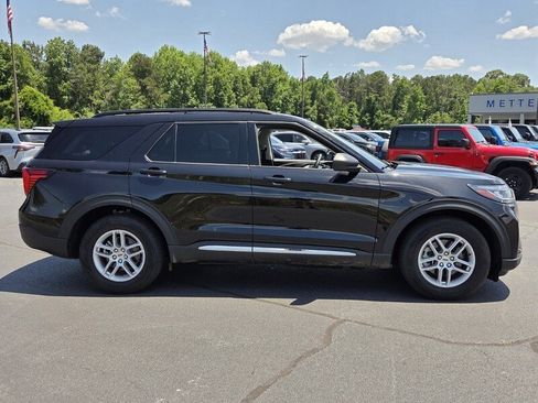 Used 2025 Ford Explorer Active RWD image 15