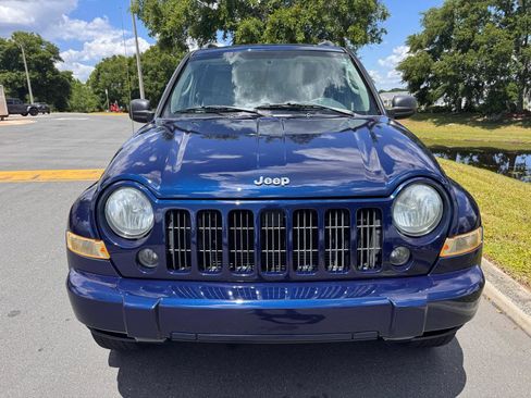 Used 2007 Jeep Liberty Sport RWD image 25