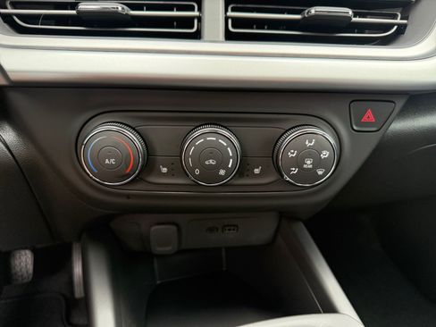 New 2026 Chevrolet Trax LS w/ LS Convenience Package FWD image 28