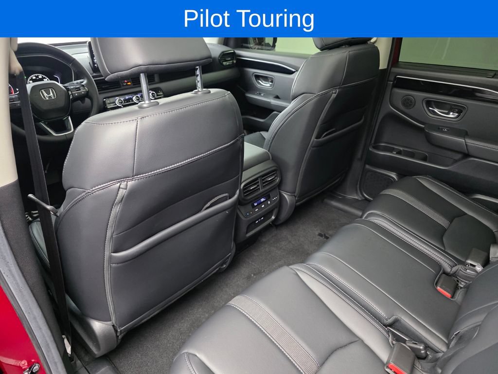 Used 2025 Honda Pilot Touring image 15