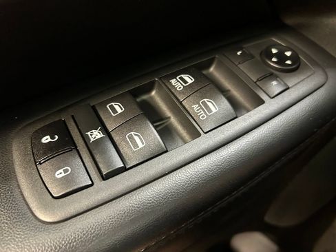 Used 2020 Jeep Grand Cherokee Limited AWD/4WD image 5