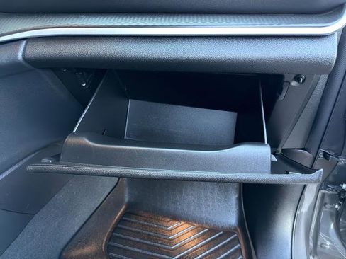 Used 2023 Jeep Grand Cherokee L Laredo image 10