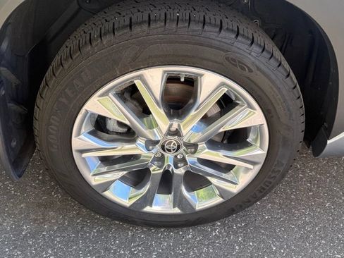 Used 2020 Toyota Highlander Limited AWD/4WD image 11