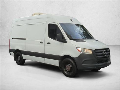 Used 2020 Mercedes-Benz Sprinter 2500 image 3