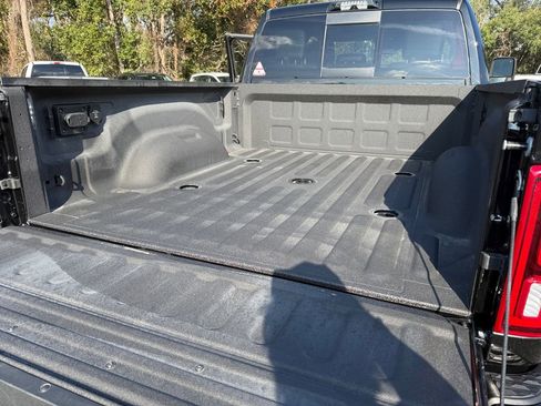 New 2025 RAM 2500 Laramie AWD/4WD image 30
