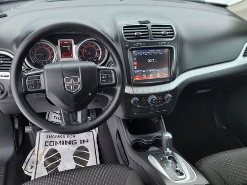 Used 2018 Dodge Journey SXT image 23