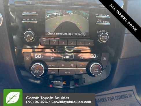 Used 2017 Nissan Rogue SV AWD/4WD image 29