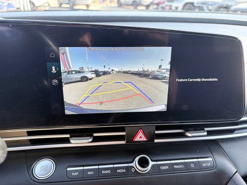 Used 2023 Hyundai Elantra SEL w/ Convenience Package FWD image 17