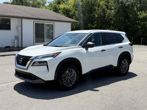 Used 2023 Nissan Rogue S AWD/4WD image 10