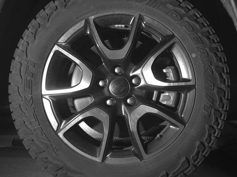 Used 2025 Jeep Compass Trailhawk AWD/4WD image 13