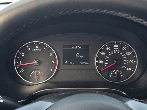 Used 2021 Kia Seltos S FWD image 18