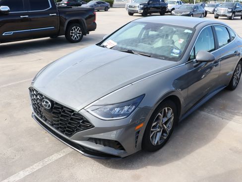 Used 2022 Hyundai Sonata SEL image 3