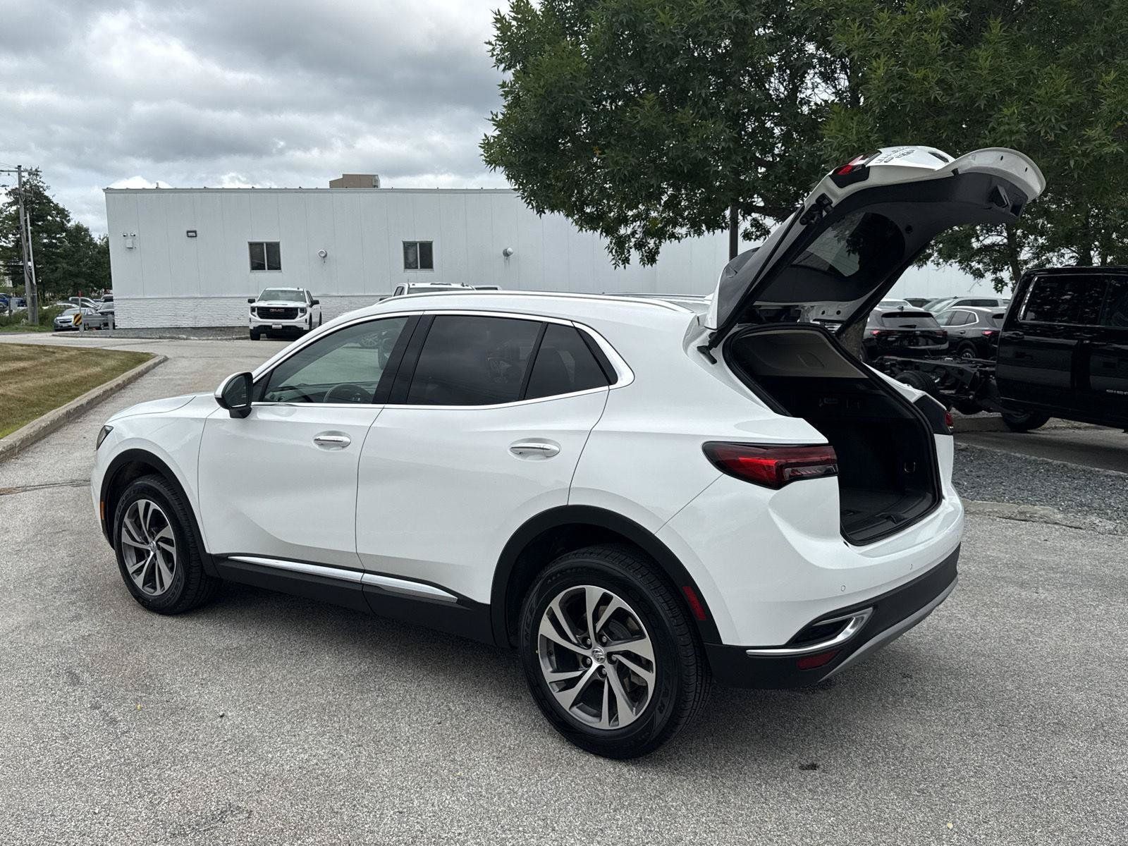 Used 2023 Buick Envision Essence AWD/4WD image 9