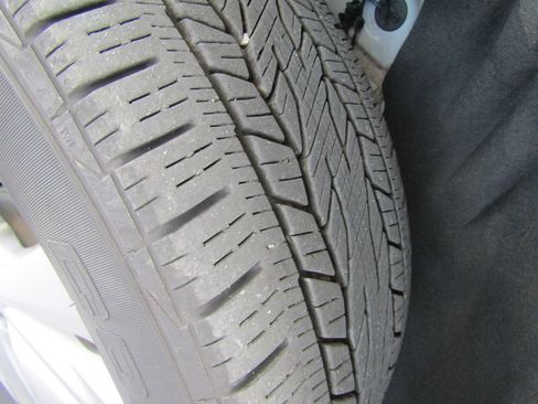 Used 2025 Buick Enclave Preferred AWD/4WD image 34