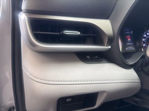 Used 2021 Toyota Highlander L FWD image 17