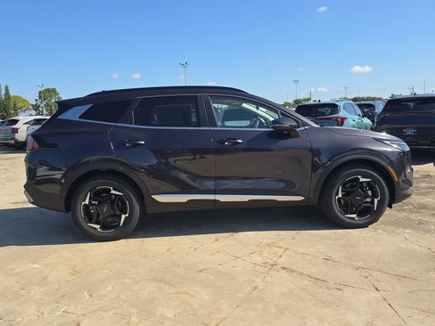 New 2026 Kia Sportage EX w/ EX Panorama Roof Package FWD image 9