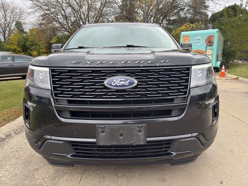 Used 2018 Ford Explorer Sport image 3